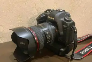 Canon 5D Mark II with 24-105mm دست دوم