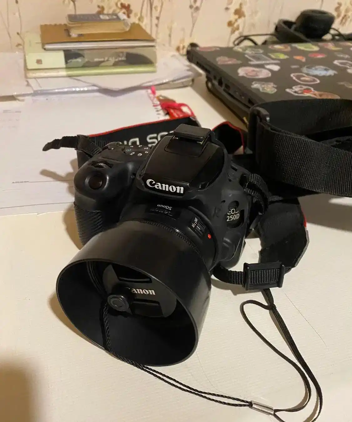 دوربین کنون250d دست دو