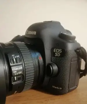دوربین Canon 5D به همراه لنز 24x105mm دست دوم