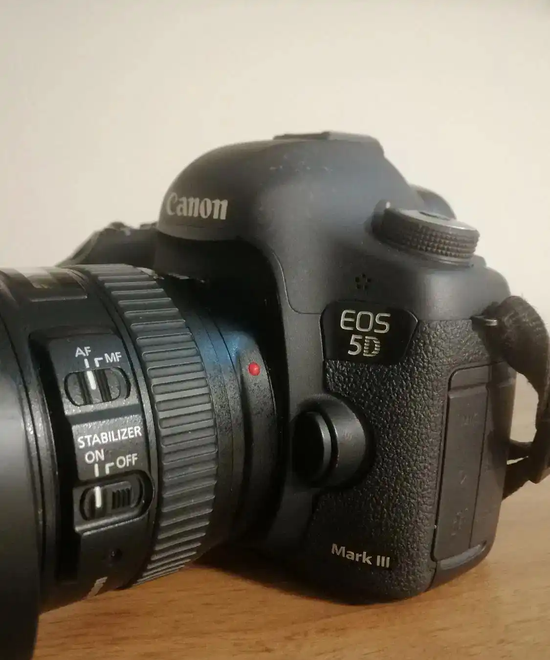 دوربین کانن Canon 5D مارک3  کم‌کار دست دو