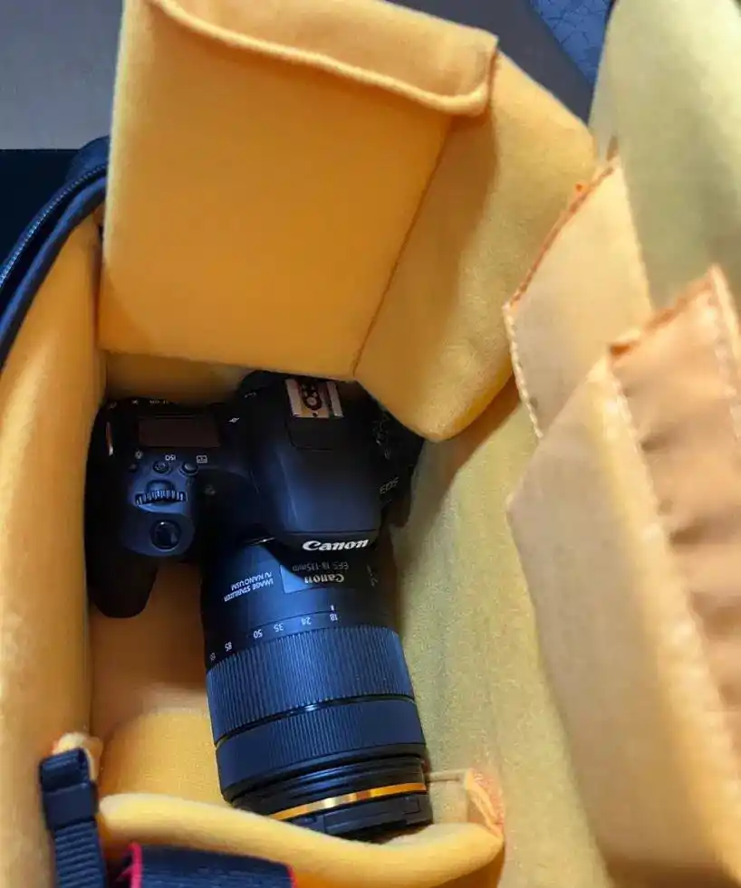 دوربین Canon 77D دست دو