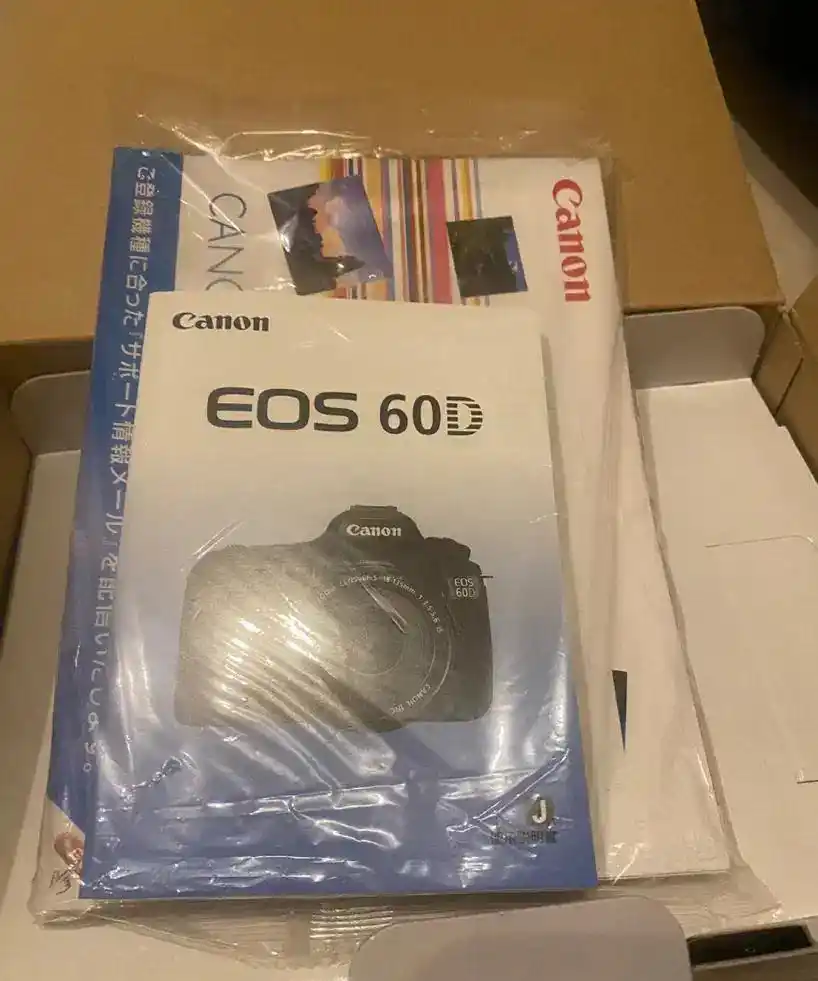 دوربین عکاسی ۶۰dکنون آکبند دست دو