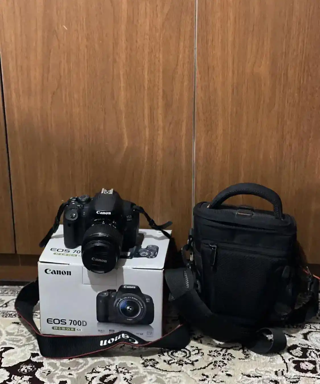 دوربین عکاسی کنون canon 700D دست دو