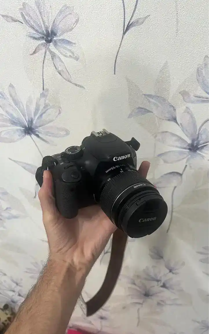 دوربین عکاسی کنون دست دو