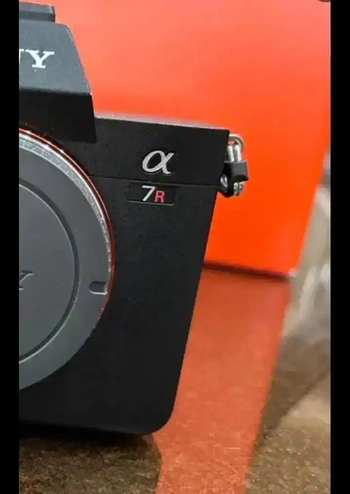 دوربین فیلمبرداری دست دو