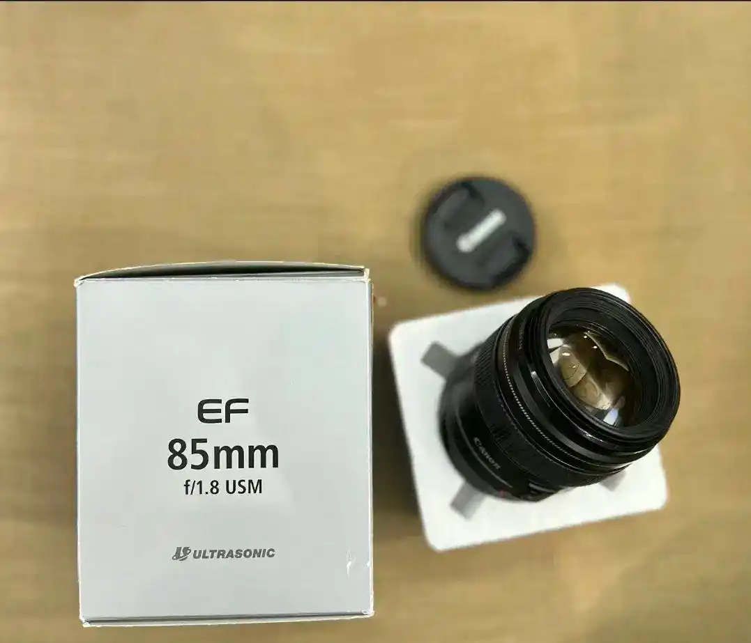 لنز دوربین کانن Canon EF 85mm f/1.8 USM lens دست دو
