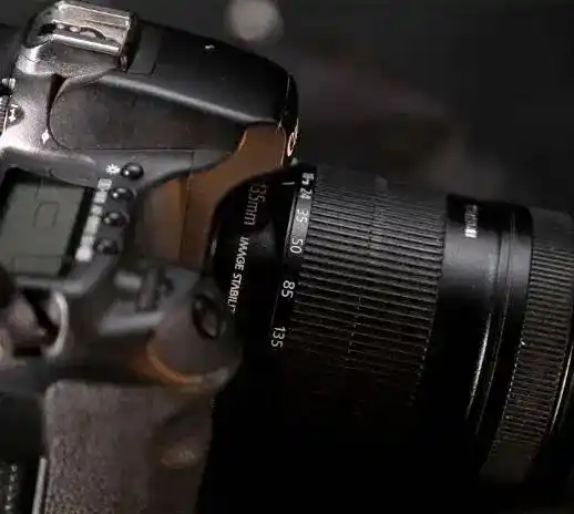 دوربین Canon 50D با لنز 18-135 پک کامل دست دو