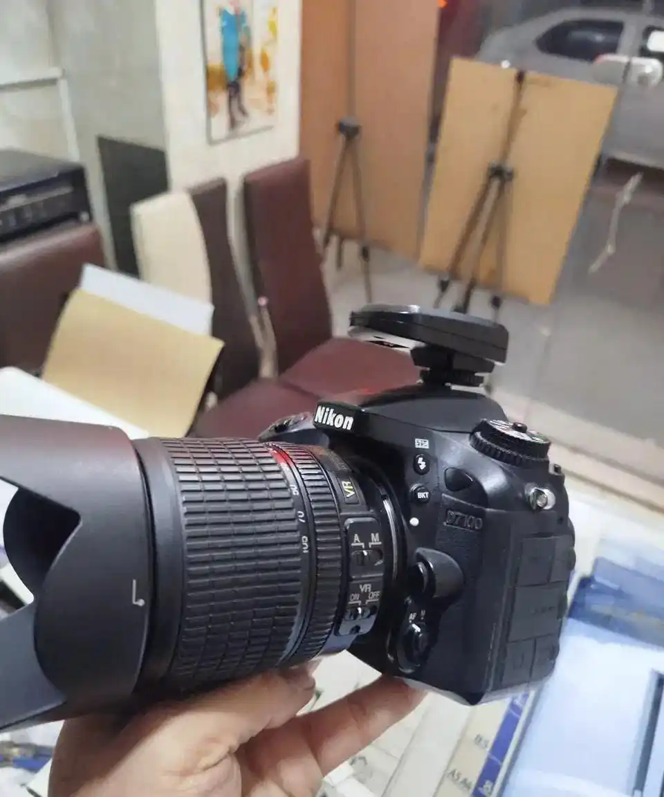 D7100 18-105 دست دو