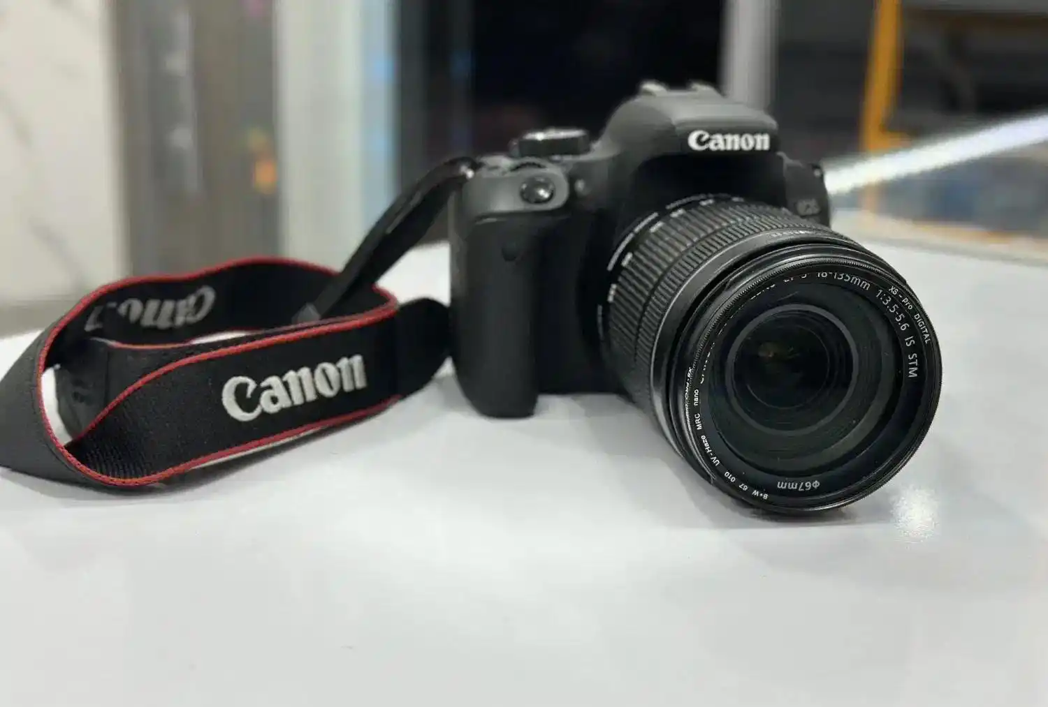 دوربین canon 800D دست دو
