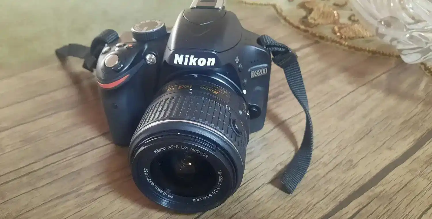 دوربین نیکون Nikon D3200 دست دو
