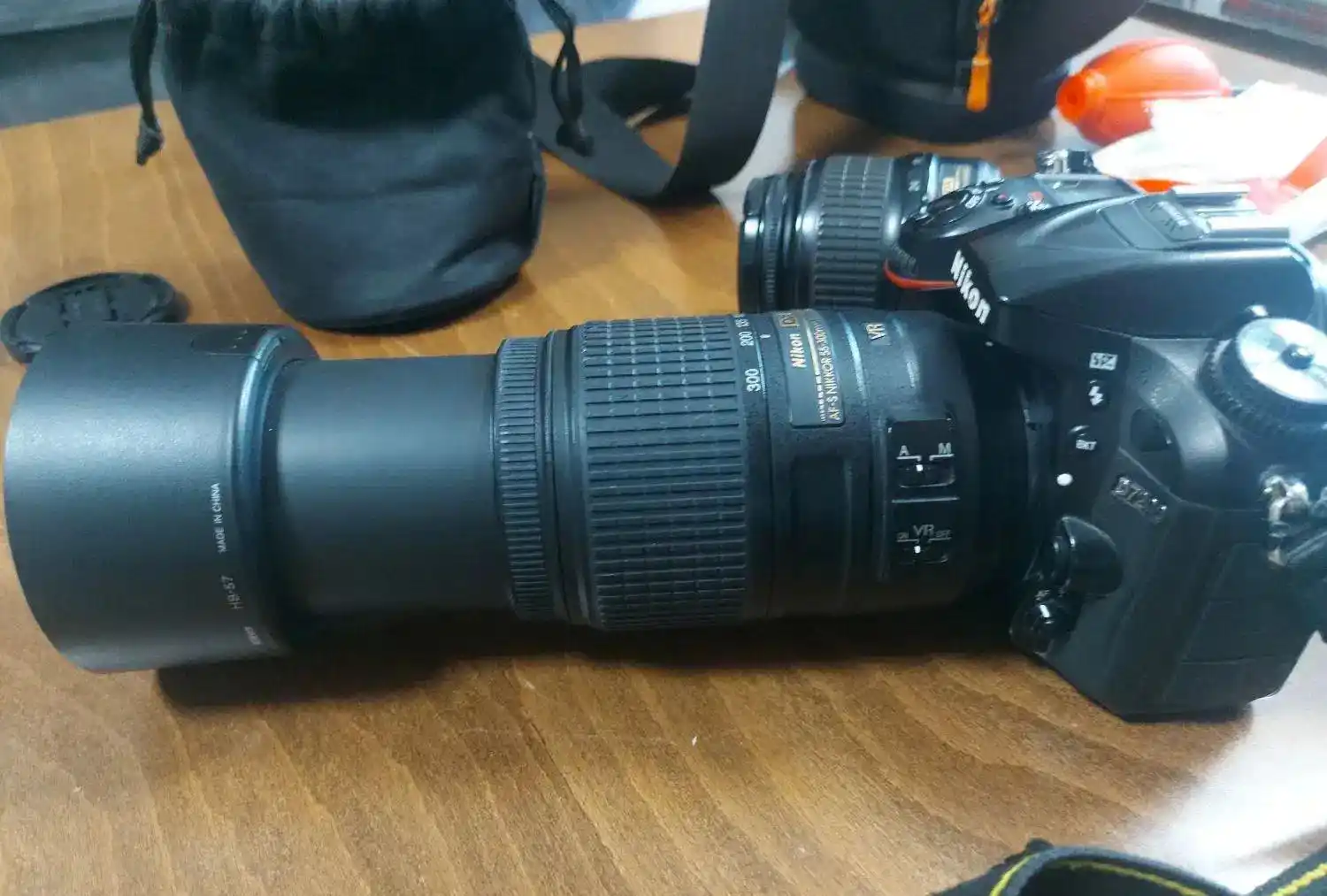 دوربین نیکون D7200 پکیج حرفه ای کامل دست دو