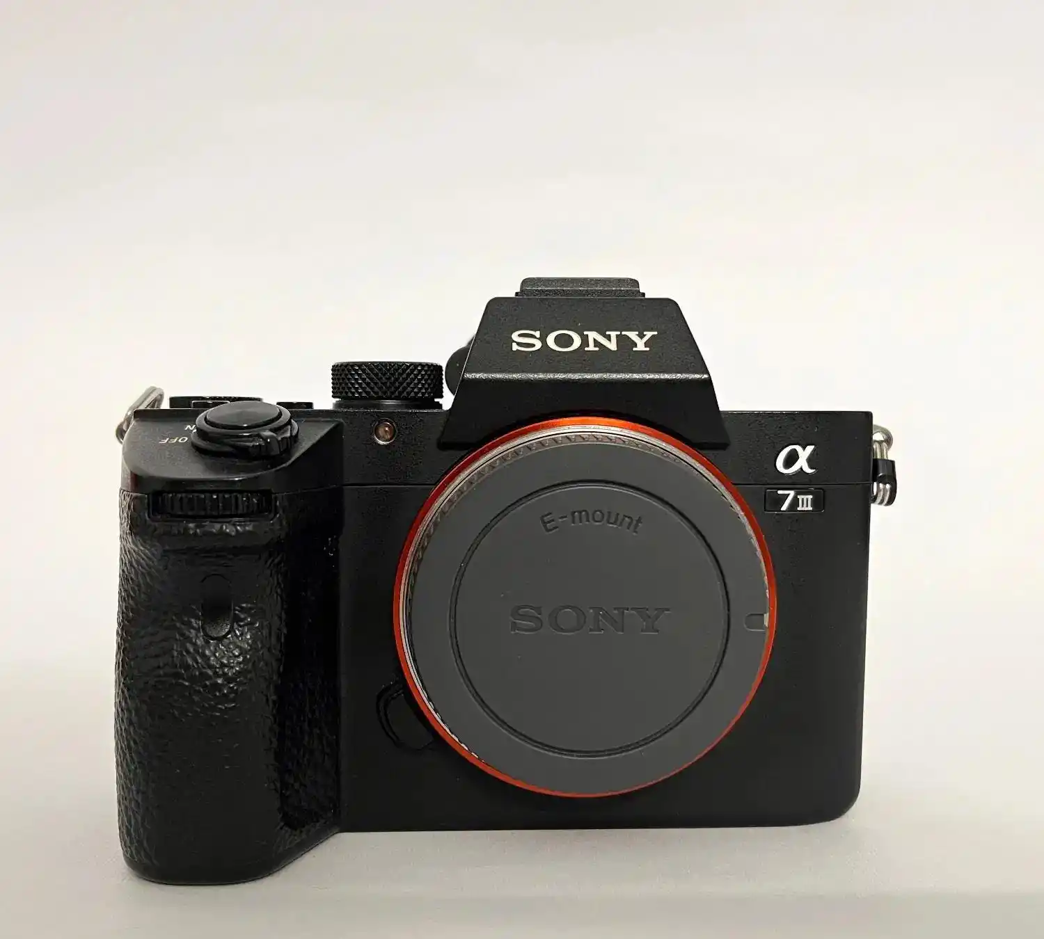 دوربین Sony A7III دست دو