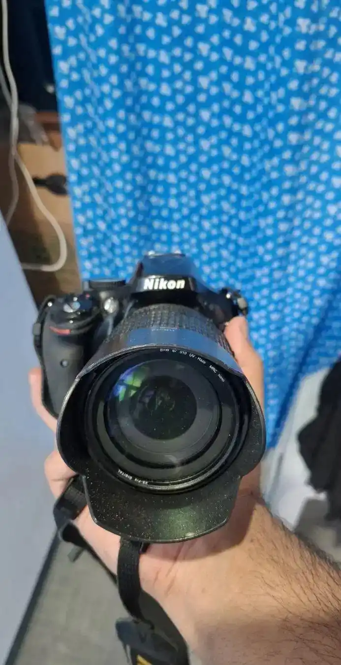 نیکون دی ۵۲۰۰ دست دو