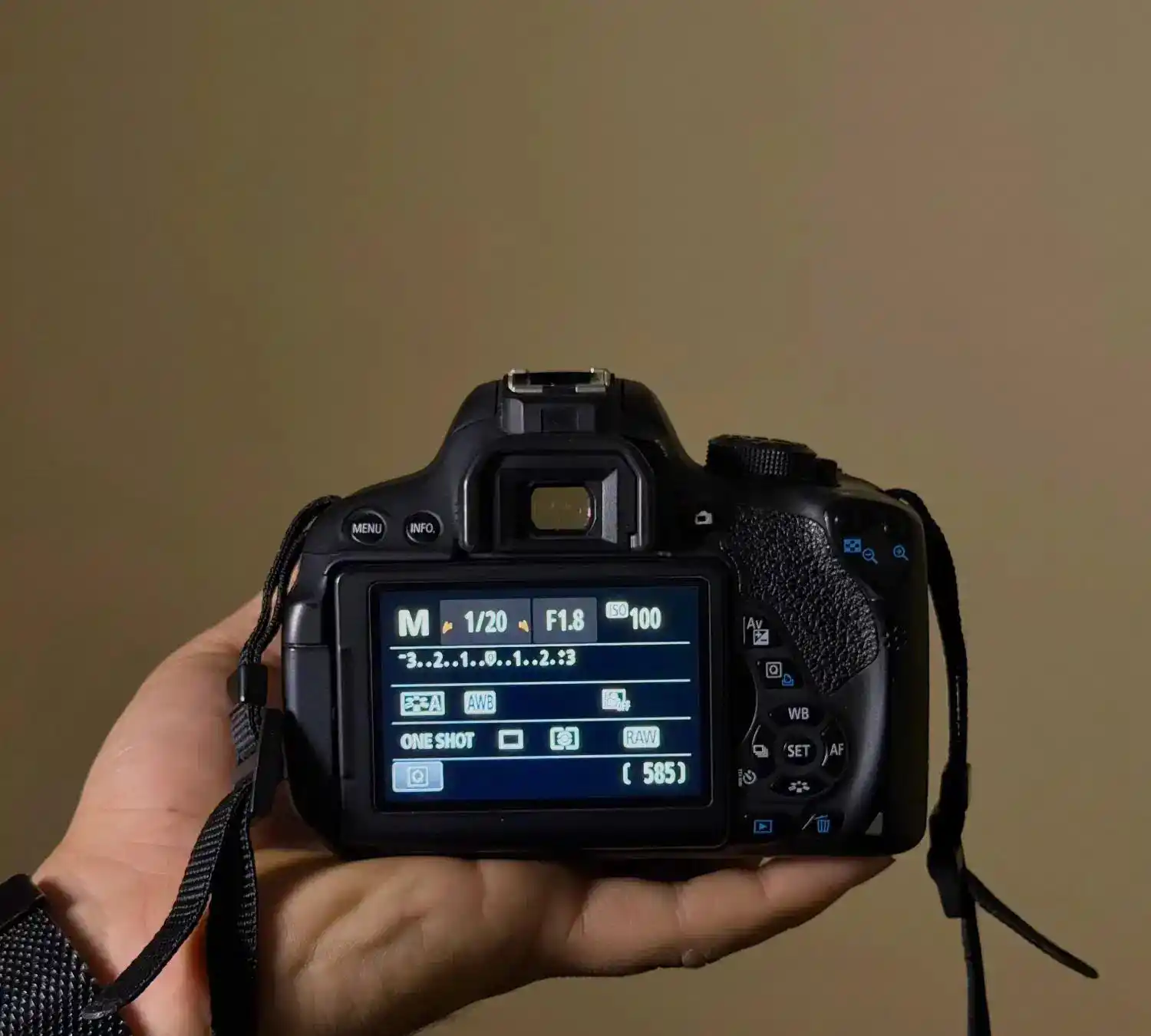 کنون 700d دست دو