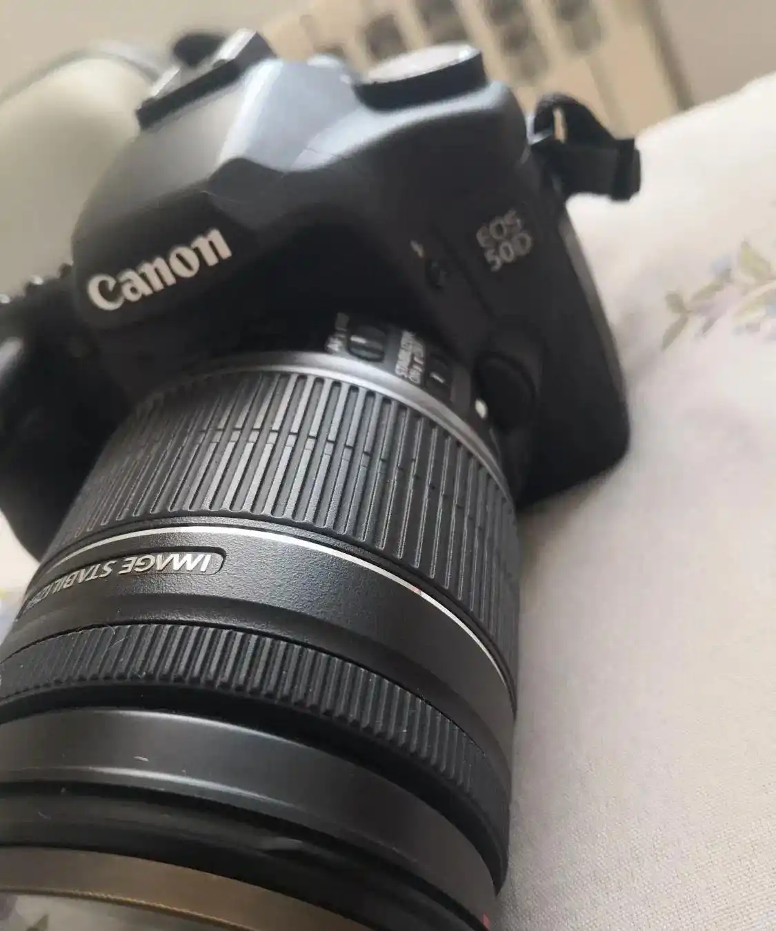 دوربین کنون 50 D. با لنز زوم 18-200 در حد نو دست دو