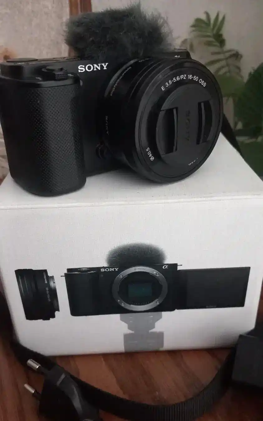 دوربین سونی zve10 دست دو