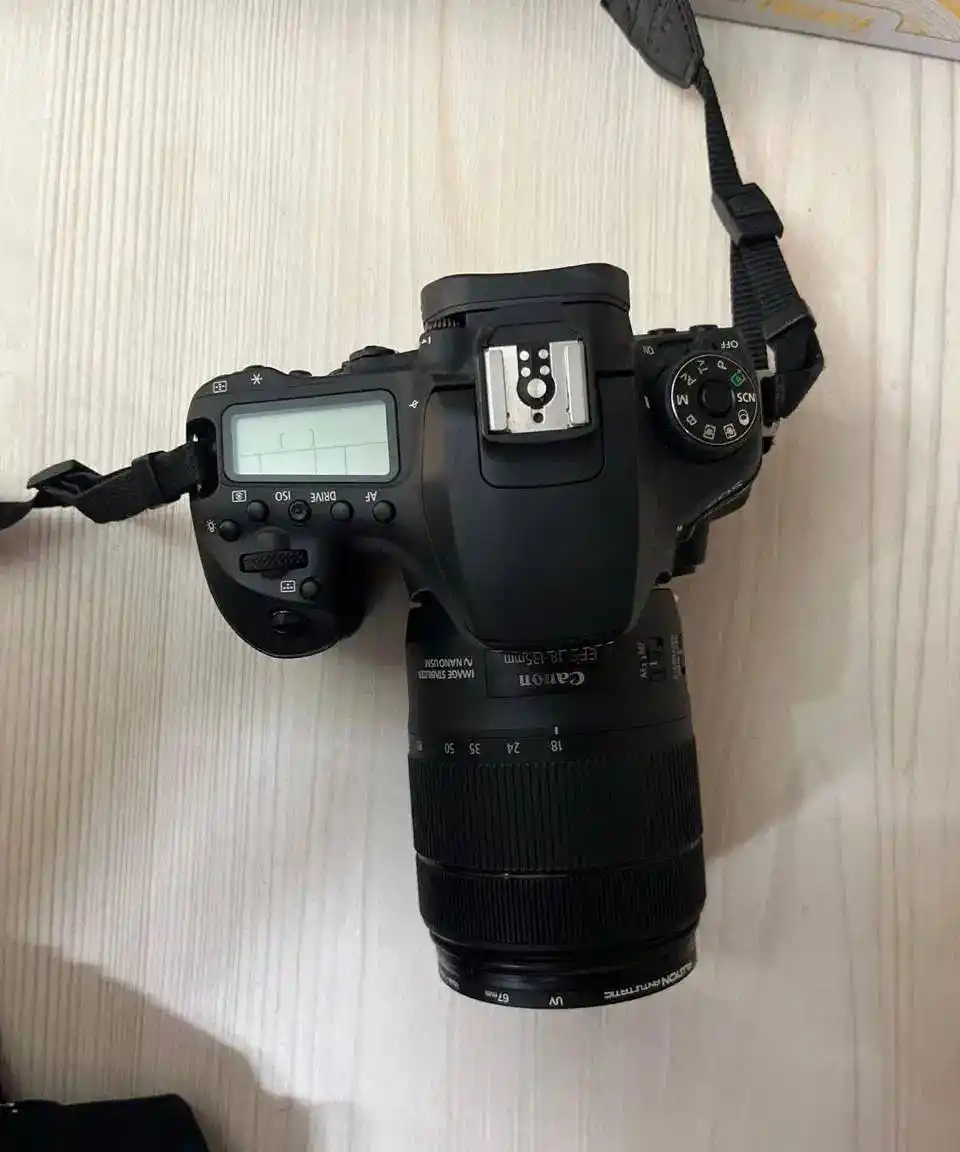 دوربین عکاسی canon 90D لنز ۱۳۵-۱۸ دست دو