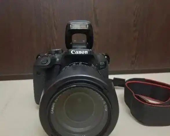 دوربین کنون 800d با تخفیف دست دو