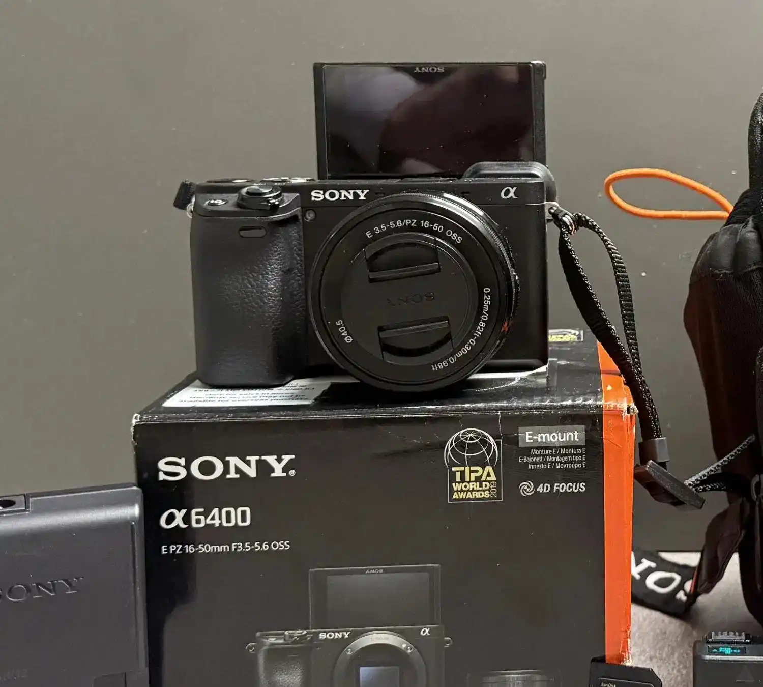 دوربین/sony/a6400/درحد دست دو