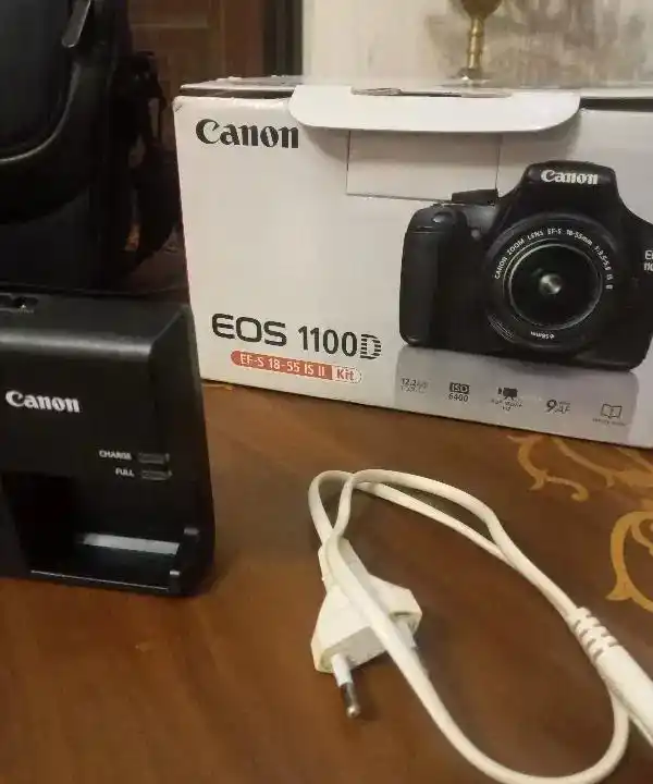 دوربین کنون دست دو