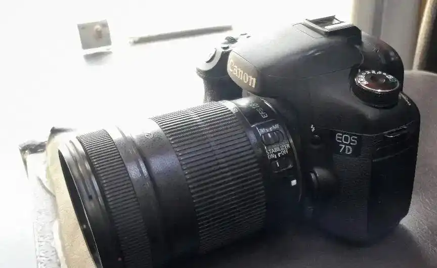دوربین عکاسی Canon 7D دست دو