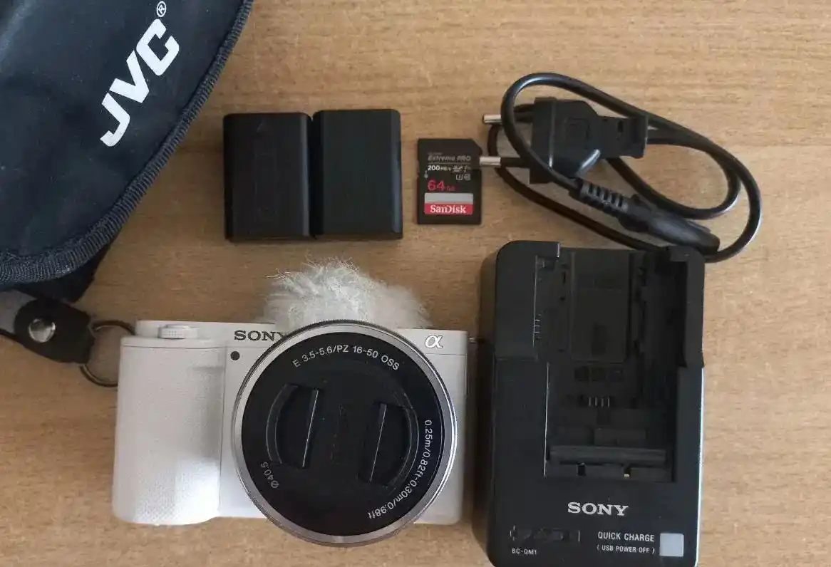 دوربین Sony zv e 10 دست دو