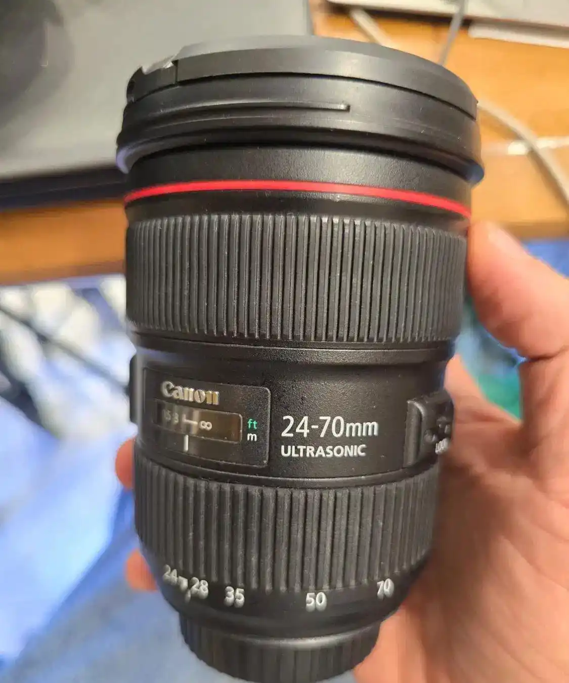 لنز کانن EF 24-70 F2.8 L IS II دست دو