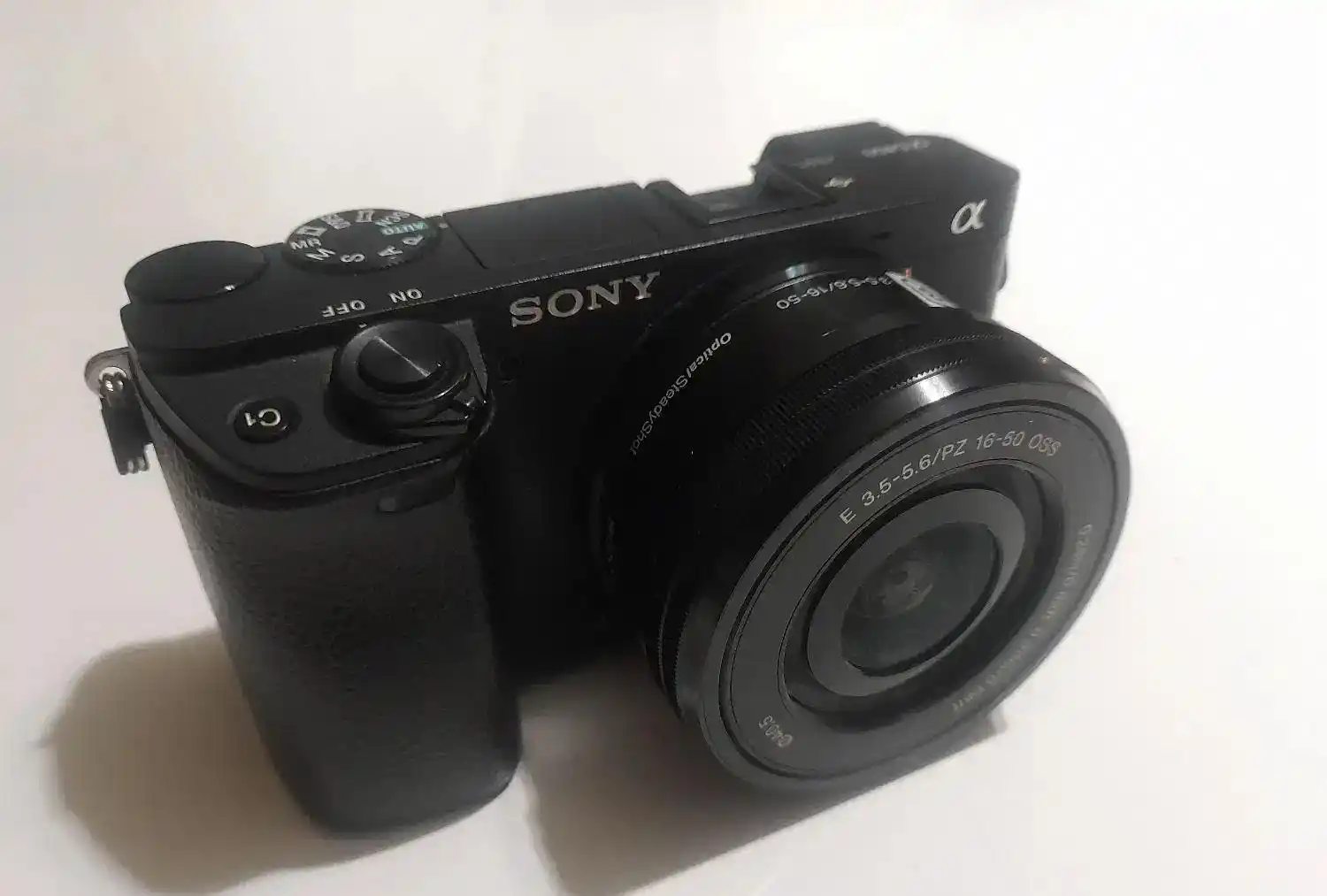 دوربین سونی 4K مدل A6400 دست دو