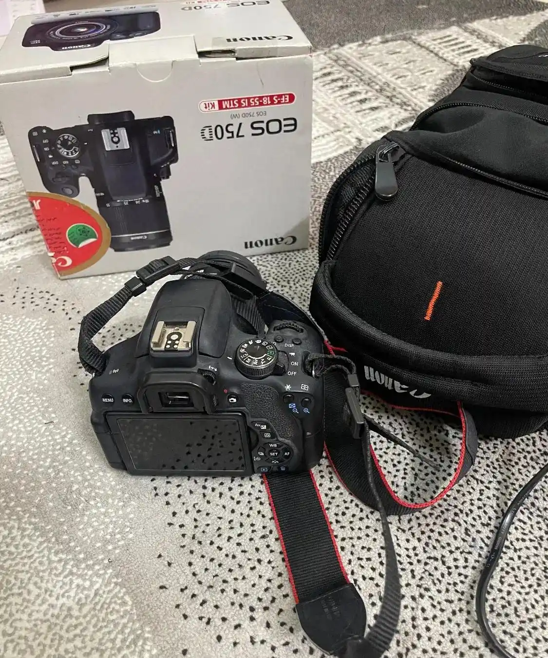 دوربین کنون750d دست دو