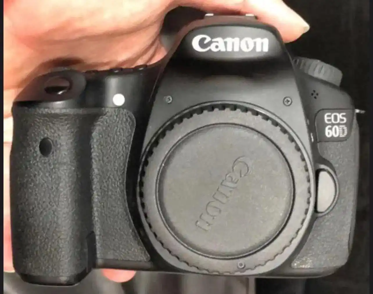 دوربین  60D دست دو