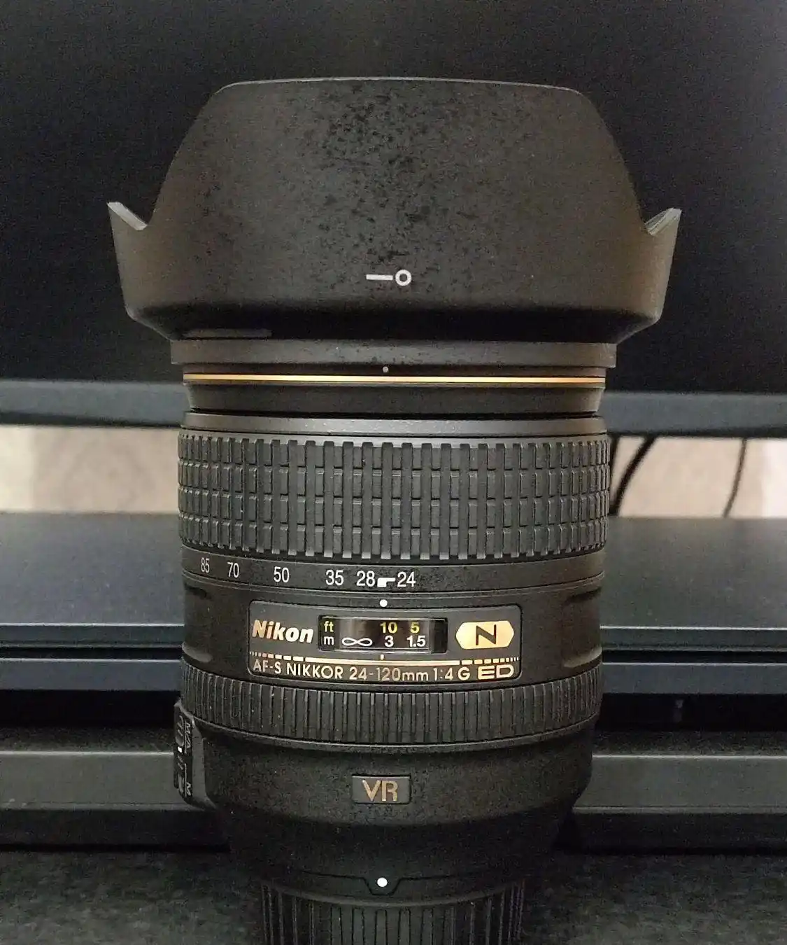 لنز نیکون NIKKOR 24-120 mm f/4 در حد نو دست دو