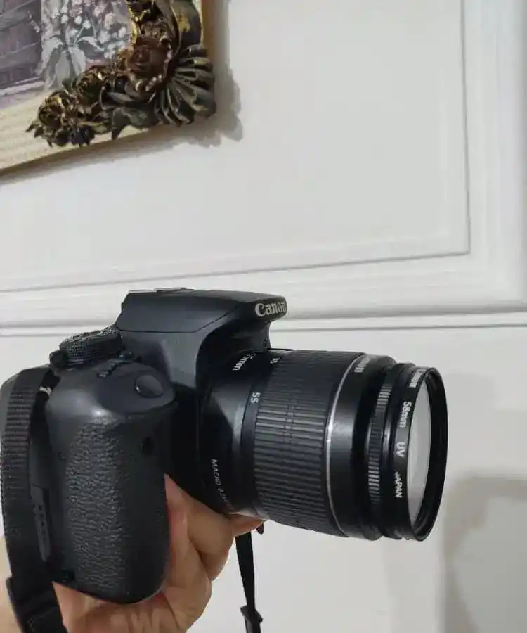 canon700D lenz18.55 دست دو