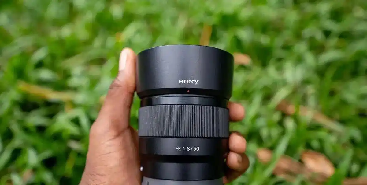 لنز sony 50mm 1/8 f دست دو