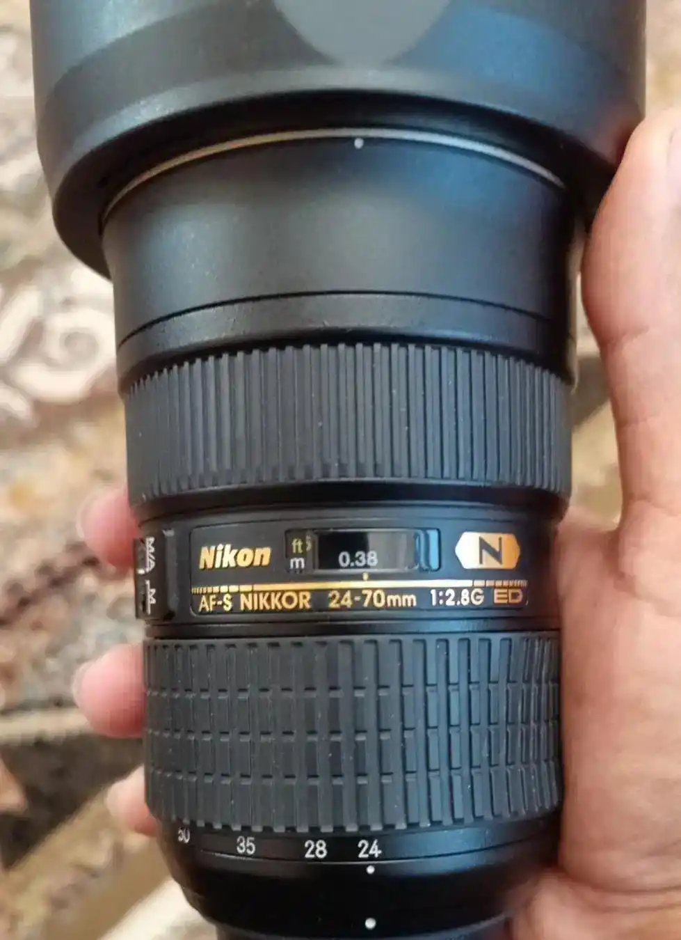 Nikon 24-70mm f2.8 G Nano ED دست دو