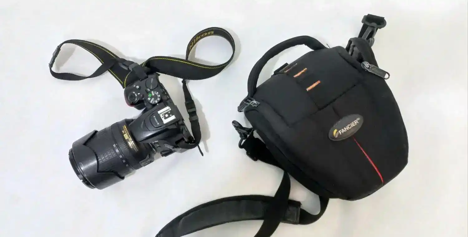 نیکونd5500 دست دو