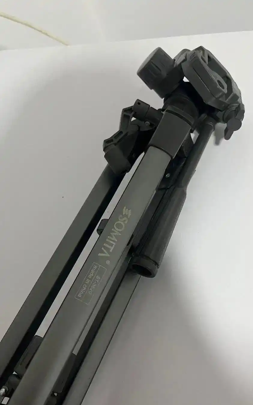 دوربین Nikon D5200 + لنز 18-55 VR + لوازم کامل دست دو