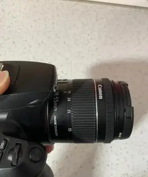 canon 250d با لنز 18-135 is usm (فوری) دست دوم