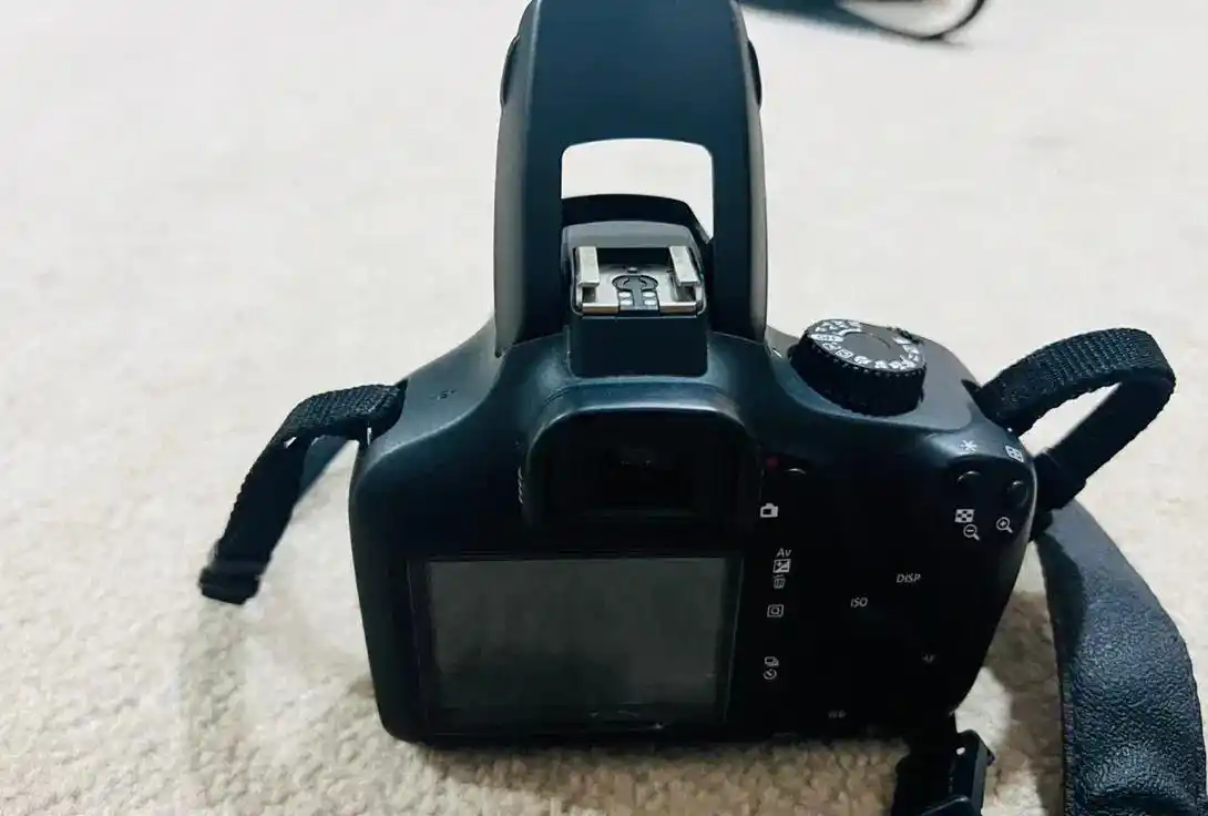 دوربین عکاسی کانن eos 4000d دست دو