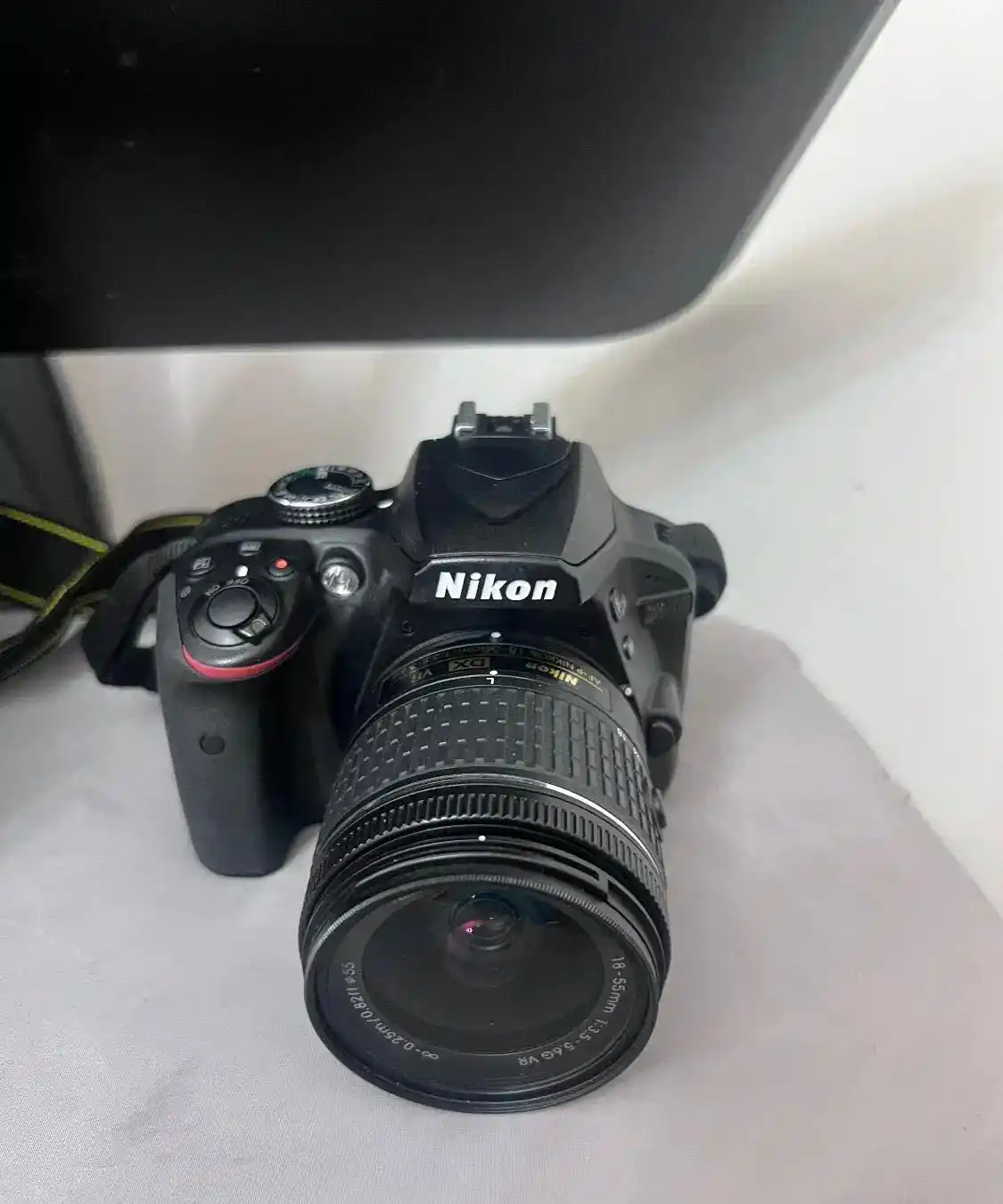 دوربین عکاسی Nikon D3400 دست دو