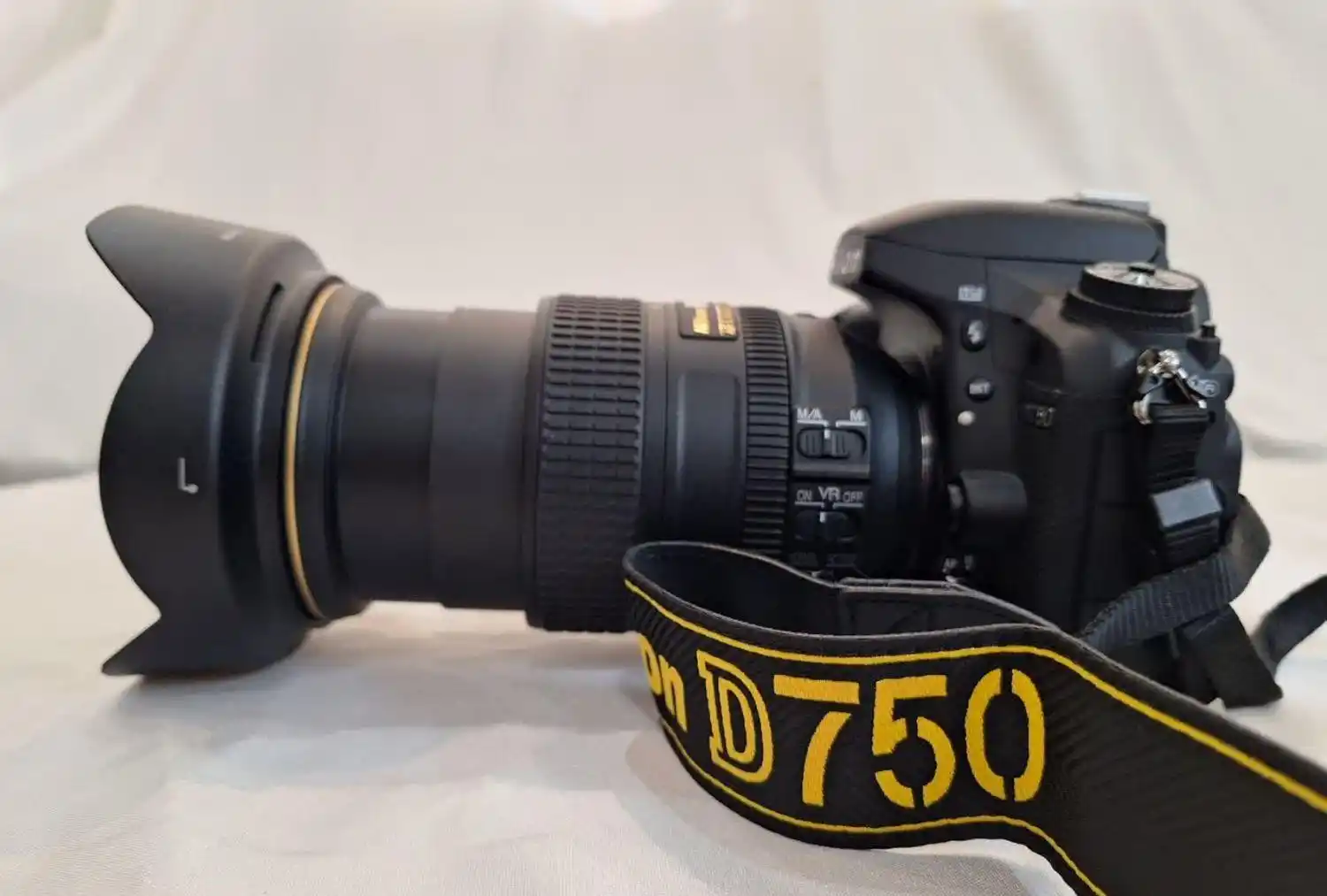 دوربین D750 نیکون آکبند دست دو