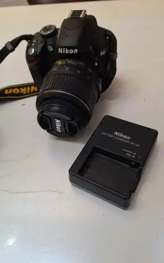 دوربین Nikon D3200 دست دو
