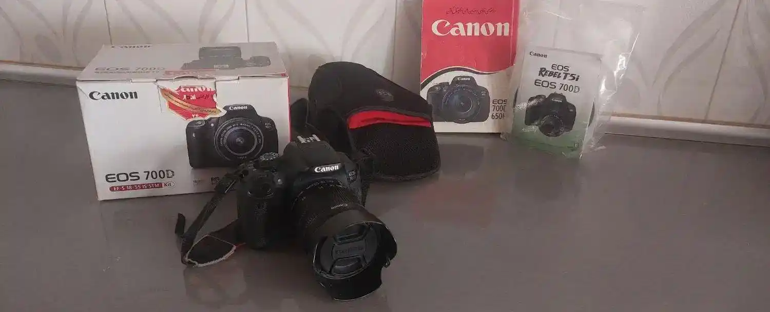 دوربین کنون 700d دست دو