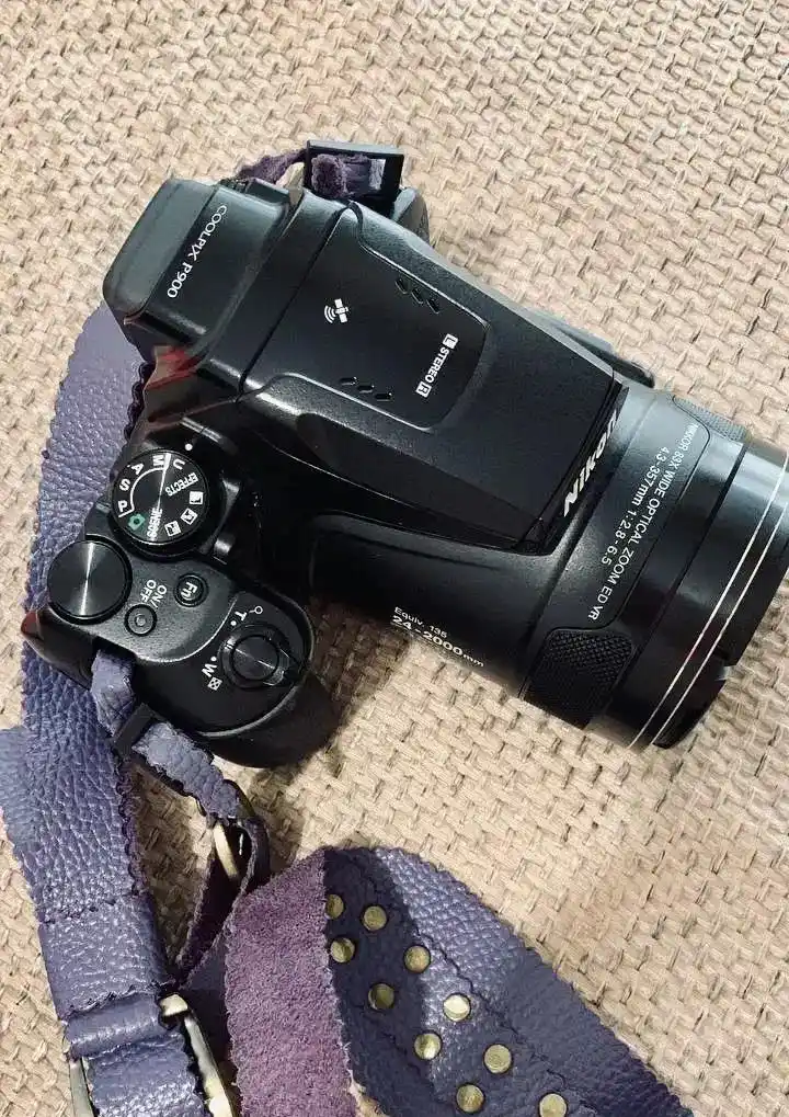 دوربین نیکون  Nikon Coolpix p900 دست دو