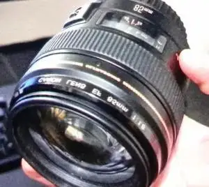 لنز کانن 85mm f1.8 دست دوم