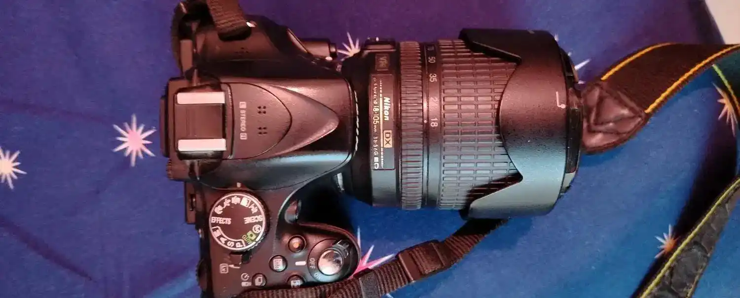دوربین نیمه حرفه ای nikon D5200 دست دو