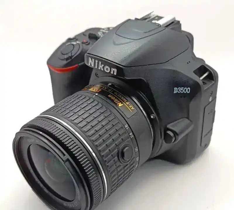 دوربین عکاسی نیکون D3500 دست دو