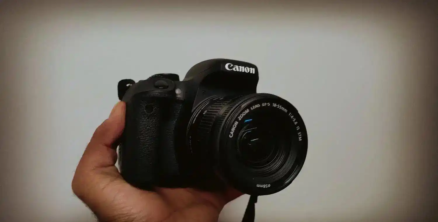 Canon 800d دست دو