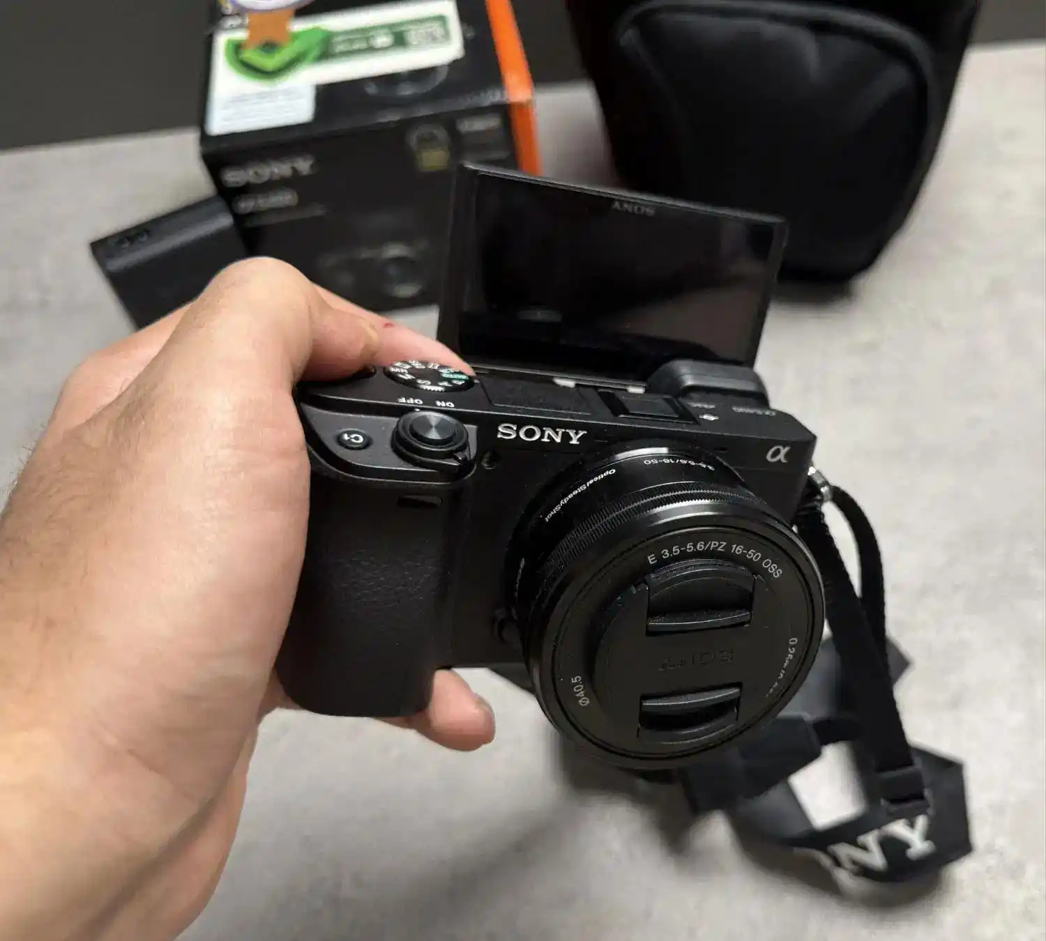 دوربین Sony a6400/با شارژر و رم و کیف دست دو