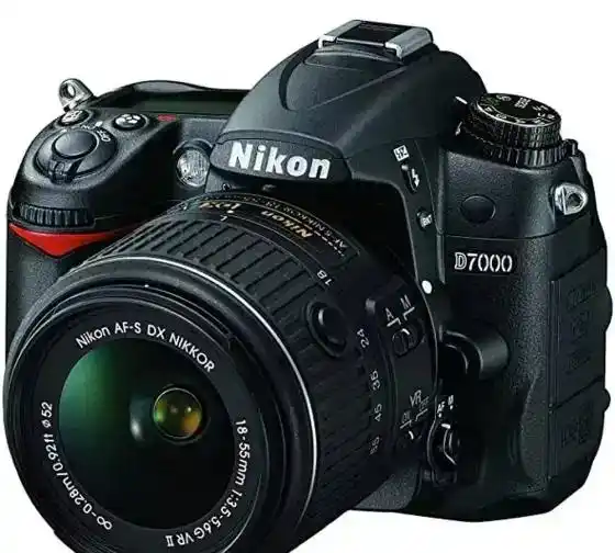 دوربین نیکون d7000 دست دو