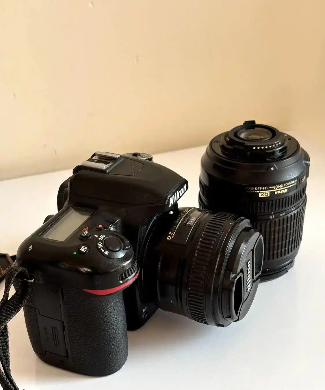 دوربین نیکون D7500 دست دو